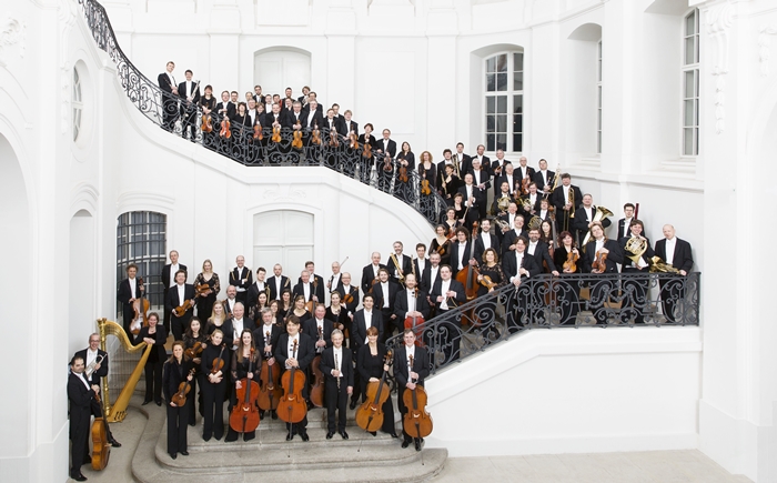 Pianist Kim Sunwook and the Dresden Philharmonic are performing together in Seoul and Daegu on July 7 and 8. (Vincero)